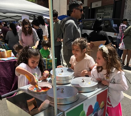 girl-serving-italian-ice-kids-business-childrens-museum-of-the-arts-block-party